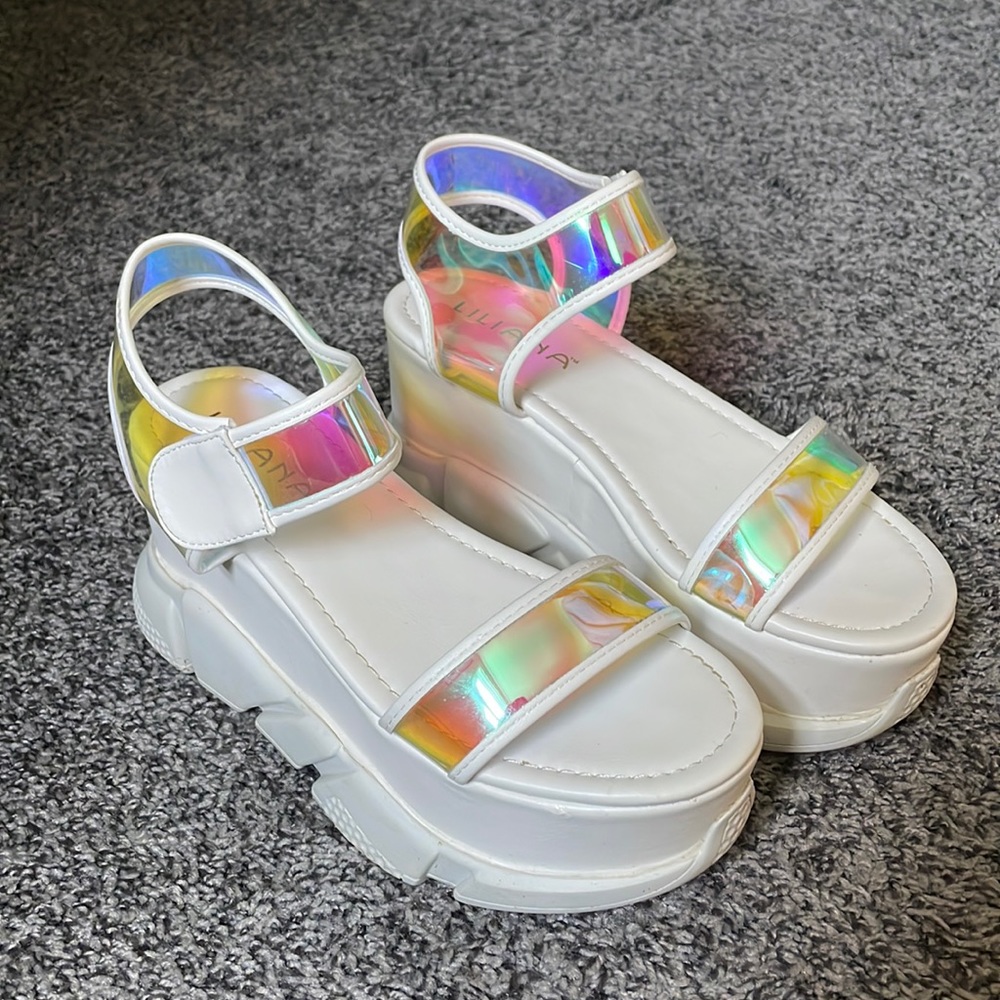 Liliana rave platforms
